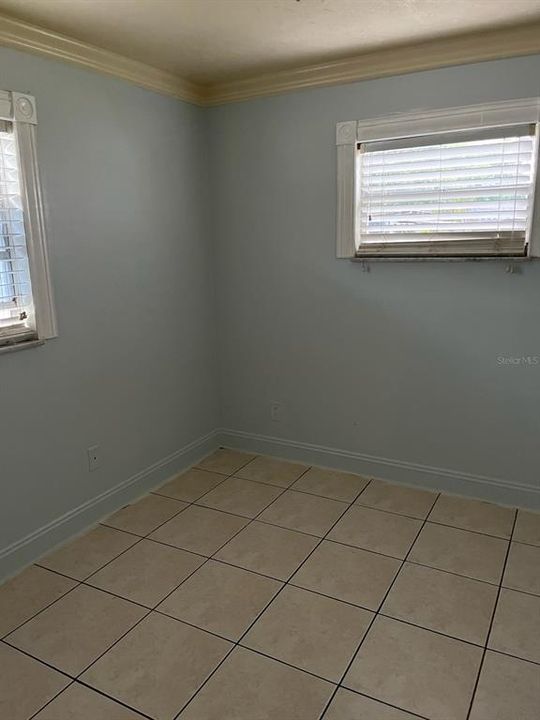 Active With Contract: $1,700 (2 beds, 1 baths, 750 Square Feet)