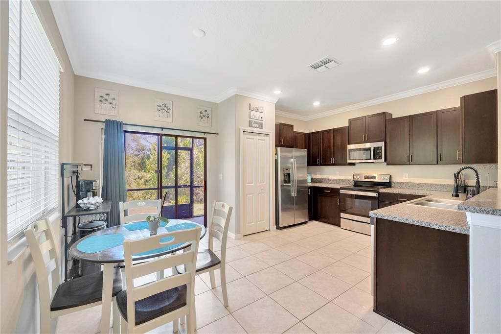 For Sale: $299,900 (2 beds, 2 baths, 1541 Square Feet)