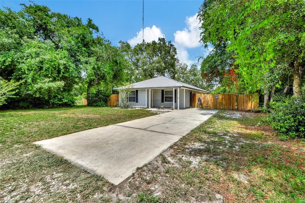 Active With Contract: $260,000 (3 beds, 2 baths, 1210 Square Feet)