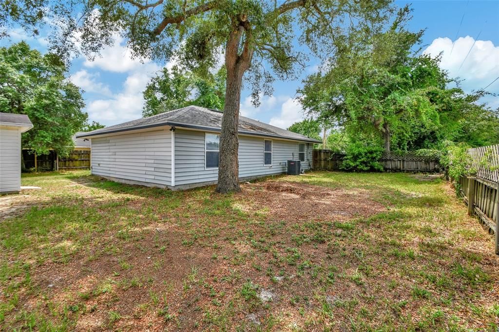 Active With Contract: $260,000 (3 beds, 2 baths, 1210 Square Feet)