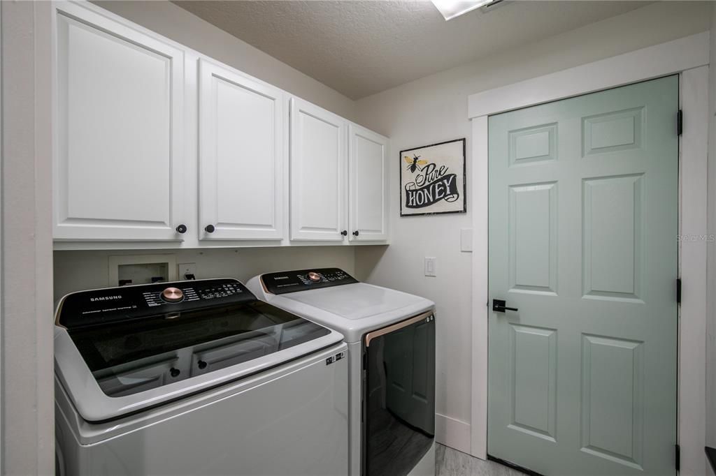 For Sale: $445,000 (3 beds, 2 baths, 2074 Square Feet)