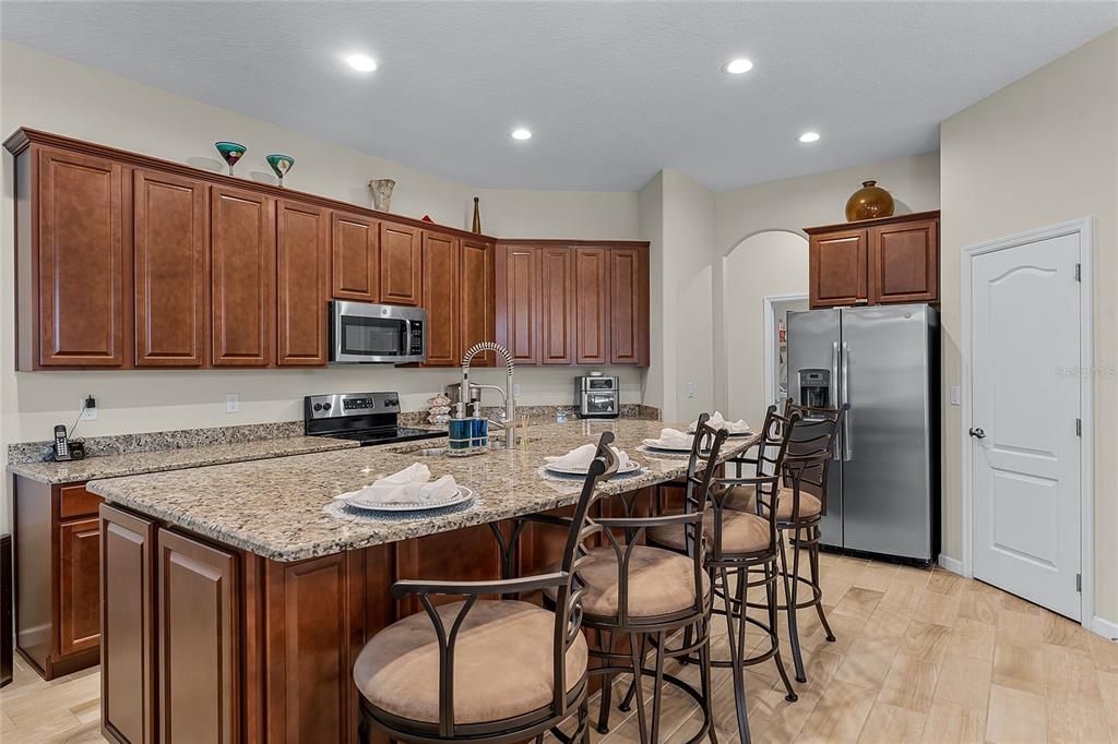 For Sale: $690,000 (4 beds, 3 baths, 2791 Square Feet)