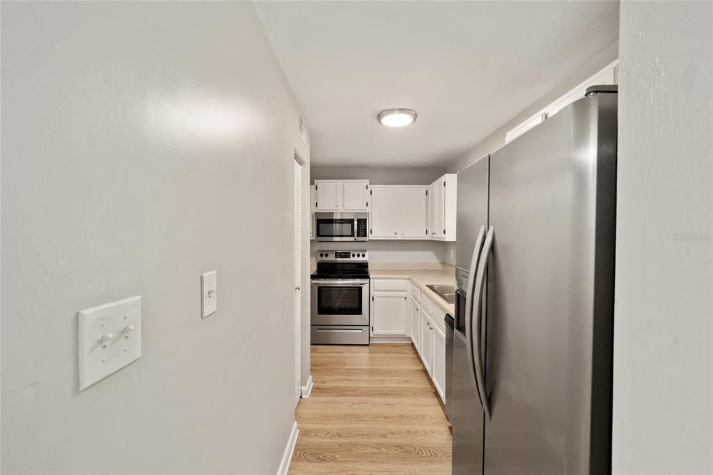 Active With Contract: $169,000 (2 beds, 2 baths, 1110 Square Feet)