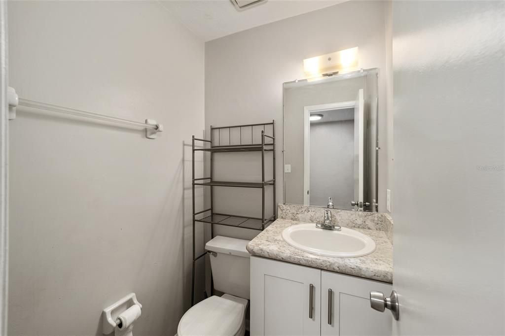 Active With Contract: $169,000 (2 beds, 2 baths, 1110 Square Feet)