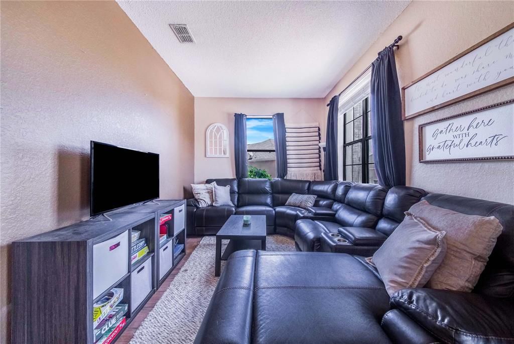 For Sale: $449,900 (3 beds, 2 baths, 2038 Square Feet)