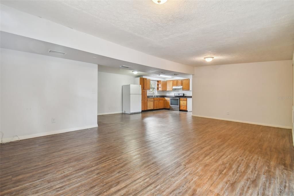 For Sale: $255,000 (3 beds, 1 baths, 1328 Square Feet)