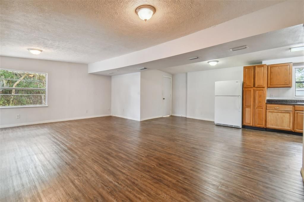 For Sale: $255,000 (3 beds, 1 baths, 1328 Square Feet)