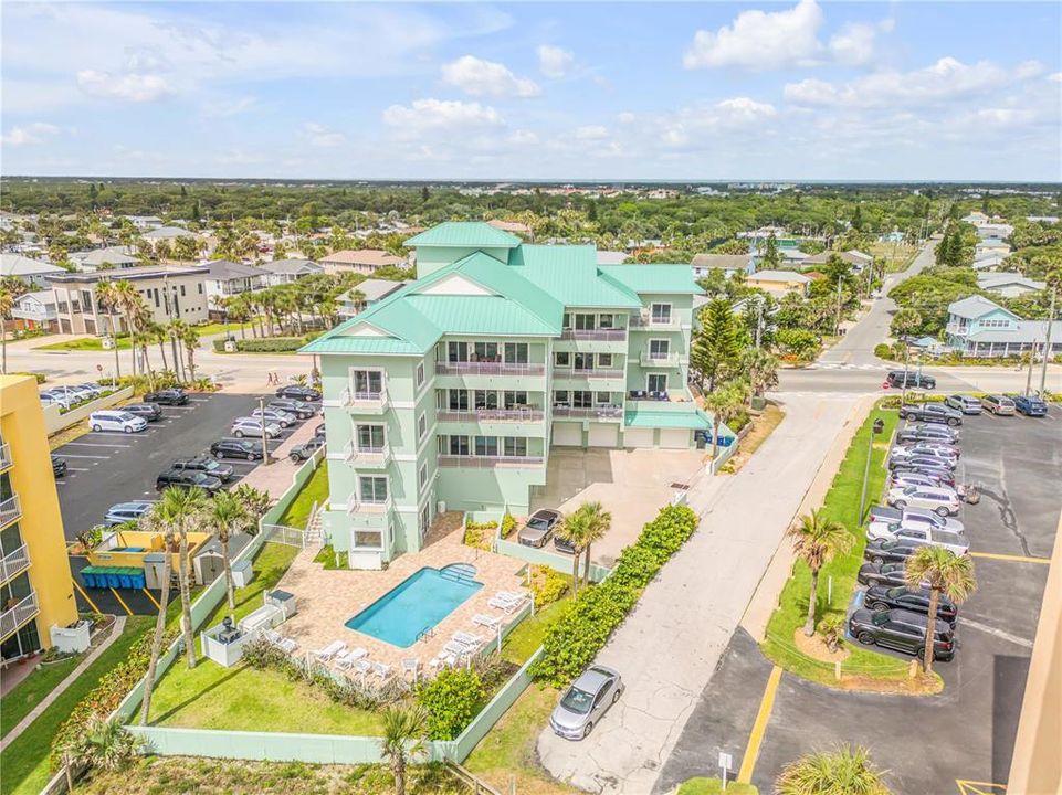 For Sale: $1,800,000 (2 beds, 3 baths, 2250 Square Feet)