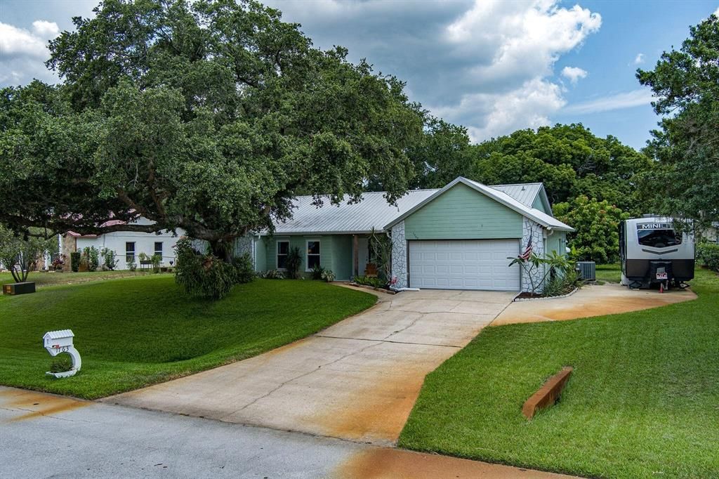 Active With Contract: $395,000 (3 beds, 2 baths, 1630 Square Feet)