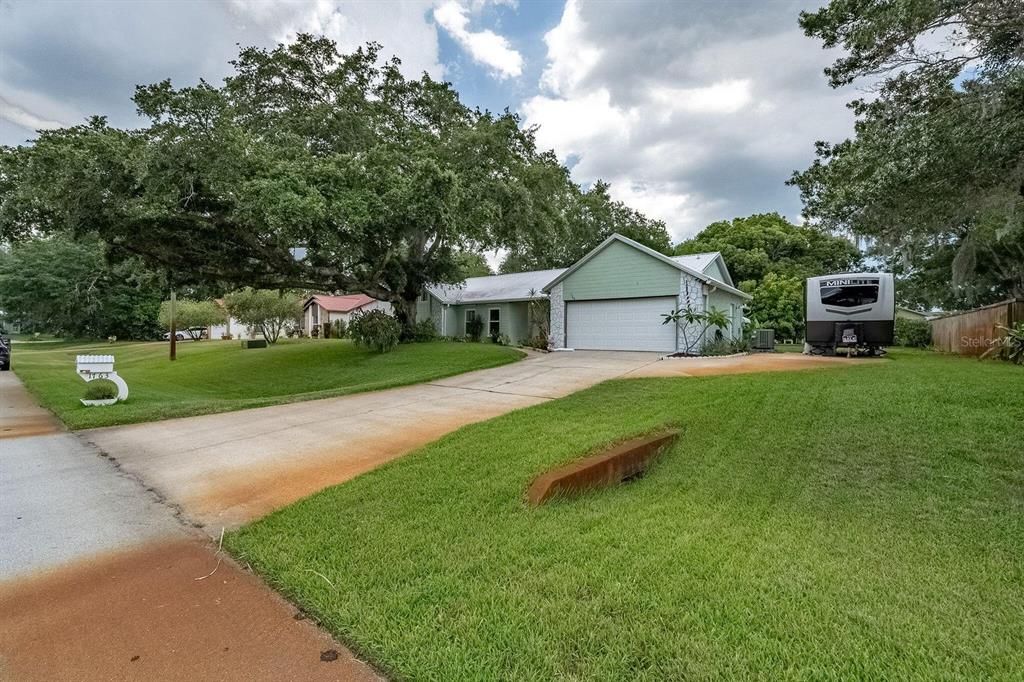 Active With Contract: $395,000 (3 beds, 2 baths, 1630 Square Feet)