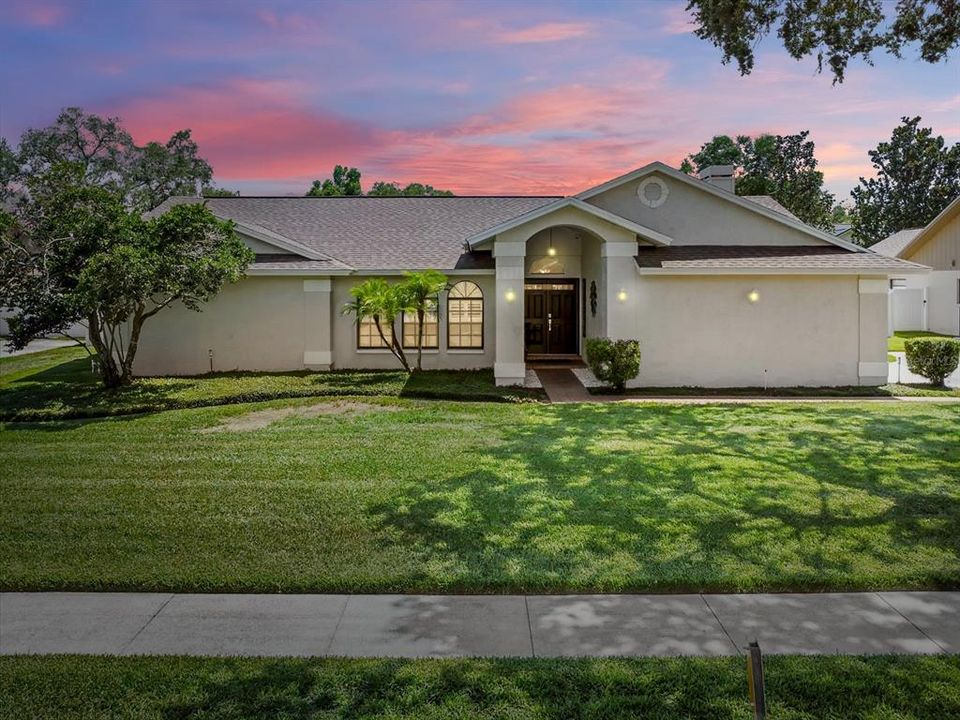 For Sale: $580,000 (3 beds, 2 baths, 1942 Square Feet)