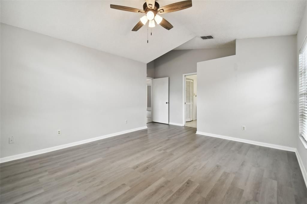 For Sale: $409,000 (3 beds, 2 baths, 1933 Square Feet)