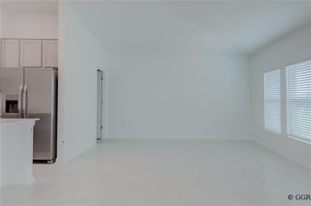 Active With Contract: $2,400 (3 beds, 2 baths, 1554 Square Feet)