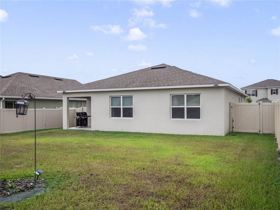 For Sale: $385,000 (4 beds, 2 baths, 1617 Square Feet)