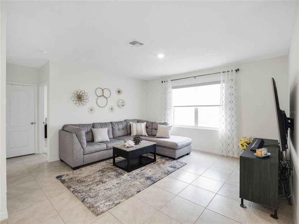 For Sale: $385,000 (4 beds, 2 baths, 1617 Square Feet)