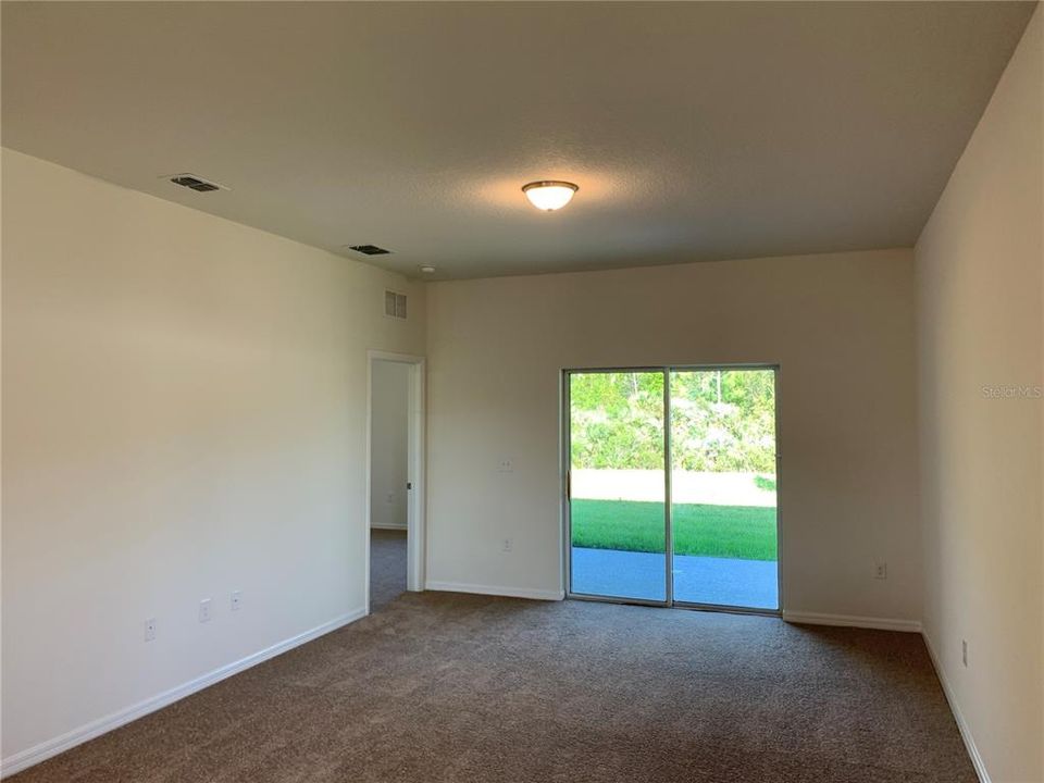 For Rent: $2,100 (3 beds, 2 baths, 1402 Square Feet)