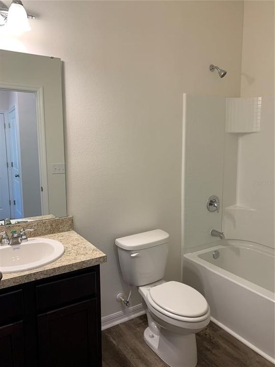 For Rent: $2,100 (3 beds, 2 baths, 1402 Square Feet)