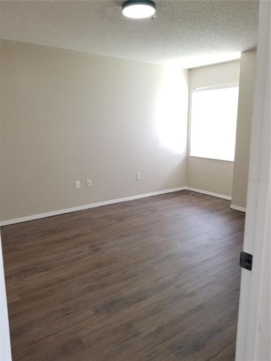 For Rent: $2,000 (2 beds, 2 baths, 989 Square Feet)