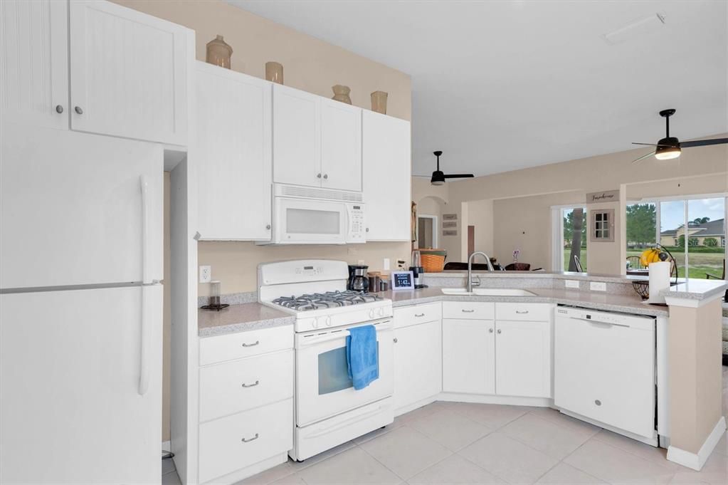 For Sale: $389,900 (3 beds, 2 baths, 1799 Square Feet)