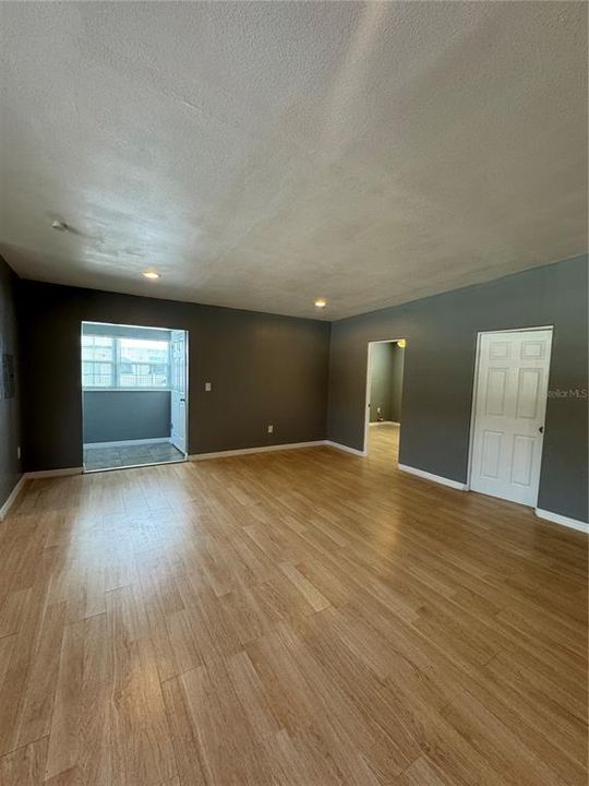 For Rent: $1,400 (2 beds, 1 baths, 840 Square Feet)