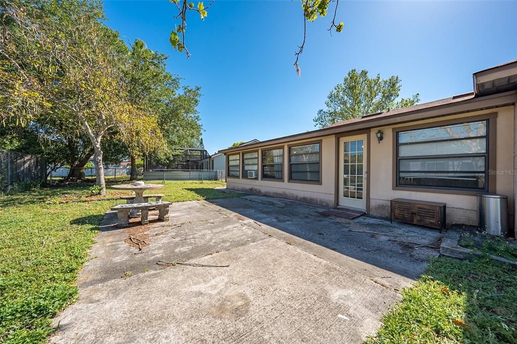 Active With Contract: $385,000 (4 beds, 3 baths, 2208 Square Feet)