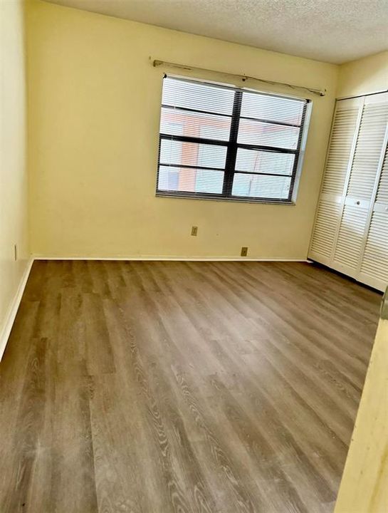 Activo con contrato: $385,000 (4 camas, 3 baños, 2208 Pies cuadrados)