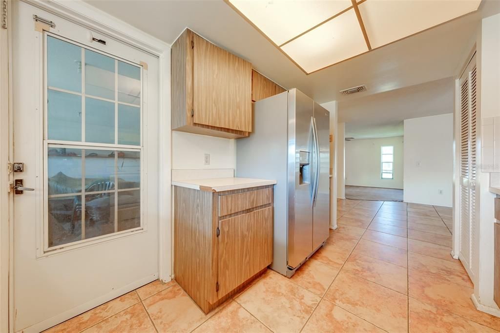 Active With Contract: $385,000 (4 beds, 3 baths, 2208 Square Feet)