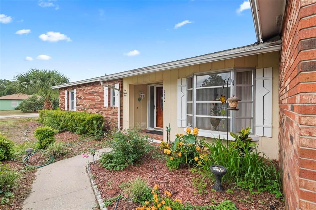 Active With Contract: $339,900 (3 beds, 2 baths, 1775 Square Feet)