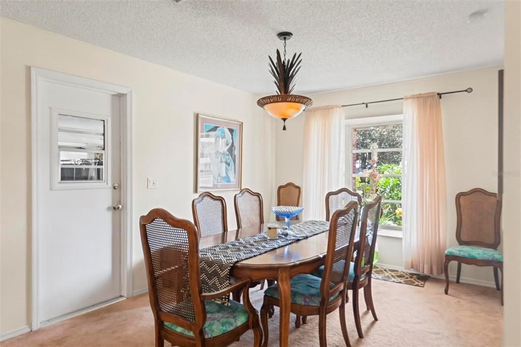 Active With Contract: $339,900 (3 beds, 2 baths, 1775 Square Feet)