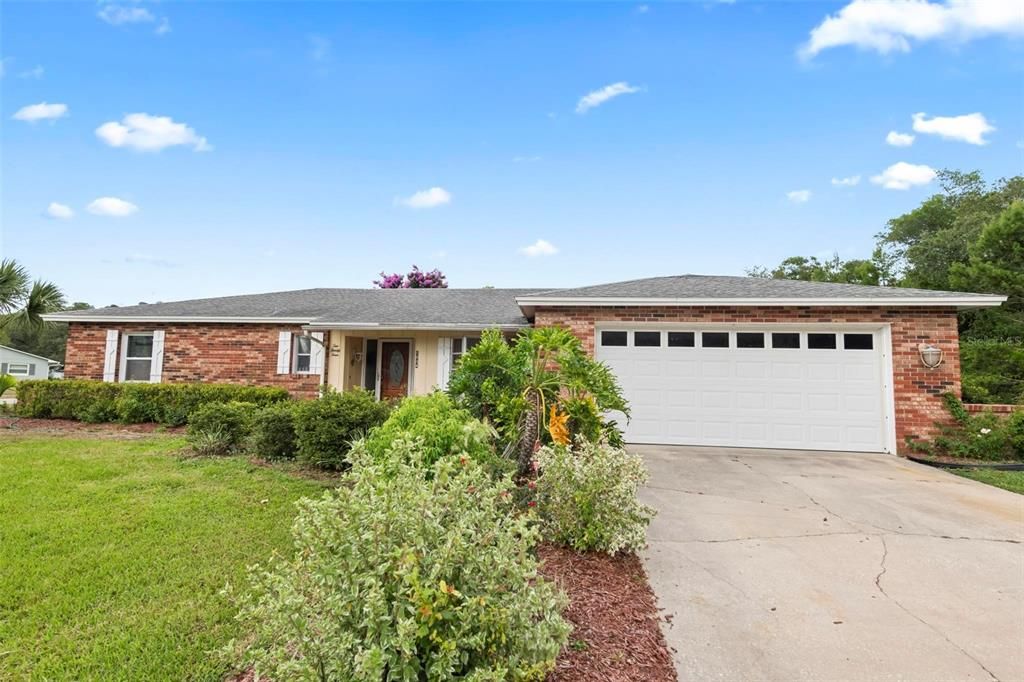 Active With Contract: $339,900 (3 beds, 2 baths, 1775 Square Feet)