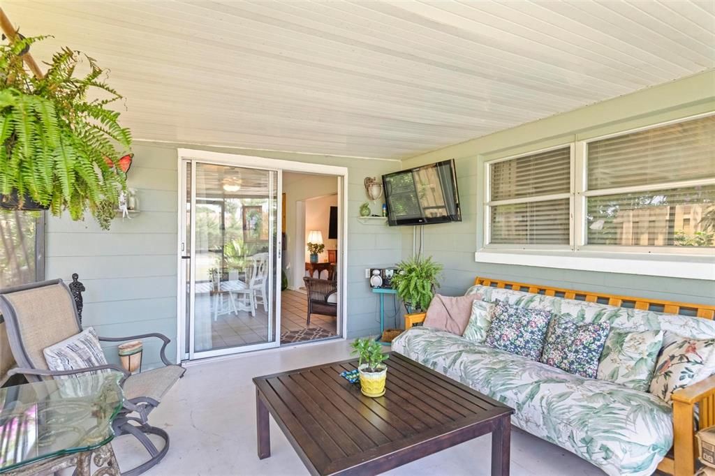 Active With Contract: $339,900 (3 beds, 2 baths, 1775 Square Feet)