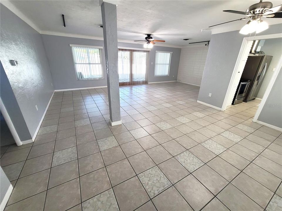 For Rent: $3,000 (3 beds, 2 baths, 1462 Square Feet)