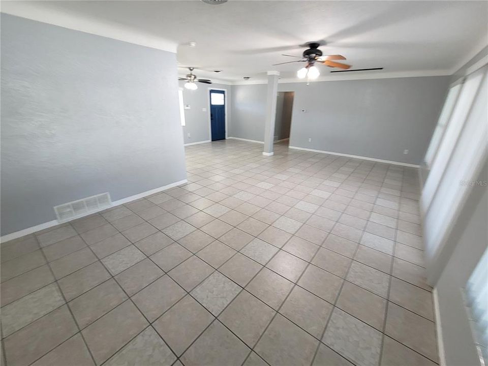 For Rent: $3,000 (3 beds, 2 baths, 1462 Square Feet)