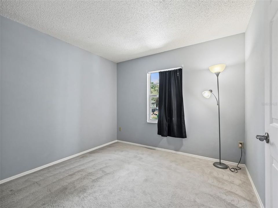 For Sale: $129,900 (2 beds, 2 baths, 840 Square Feet)