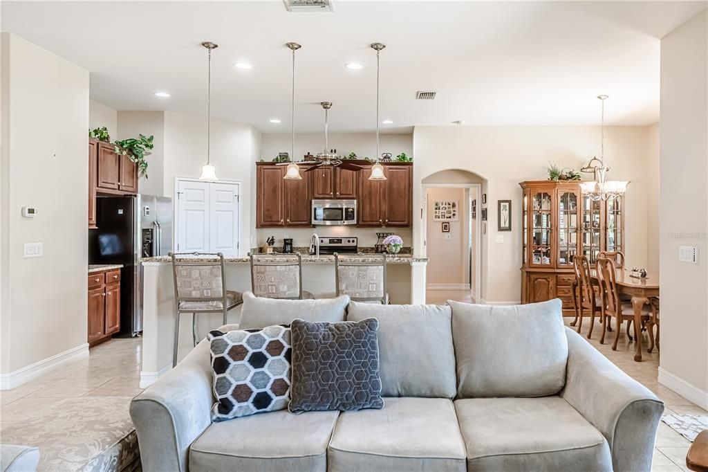 Active With Contract: $459,000 (3 beds, 2 baths, 1960 Square Feet)