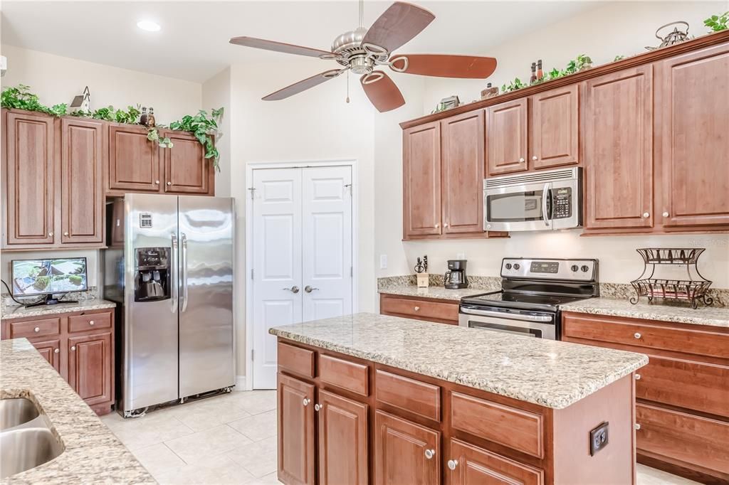 Active With Contract: $459,000 (3 beds, 2 baths, 1960 Square Feet)