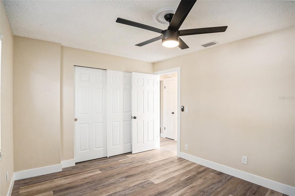 For Sale: $425,000 (2 beds, 2 baths, 1202 Square Feet)