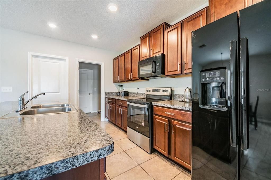 For Sale: $445,000 (5 beds, 2 baths, 2415 Square Feet)