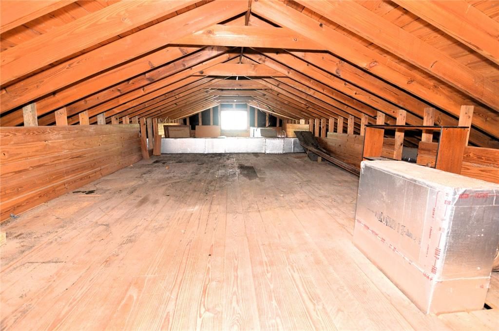 Attic with 2x6 roof lumber and full deck