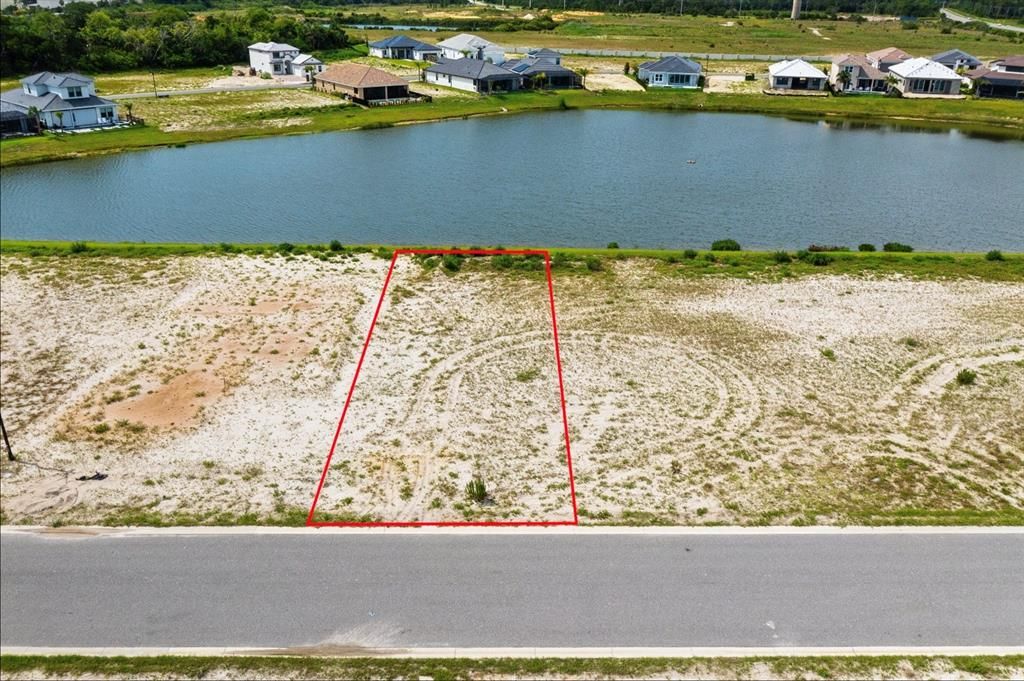 На продажу: $132,000 (0.14 acres)