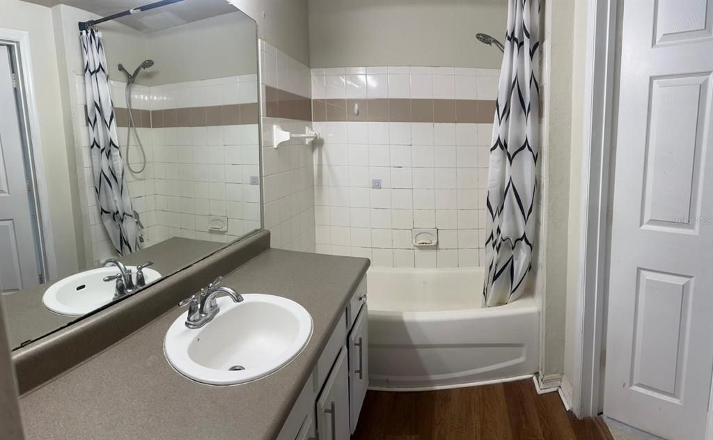 For Rent: $1,299 (1 beds, 1 baths, 657 Square Feet)