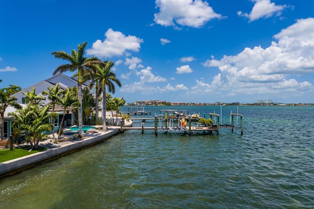 For Sale: $2,950,000 (4 beds, 2 baths, 2812 Square Feet)