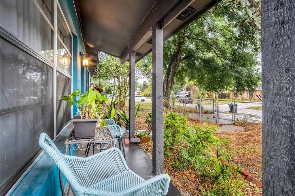 Active With Contract: $284,900 (3 beds, 1 baths, 1200 Square Feet)