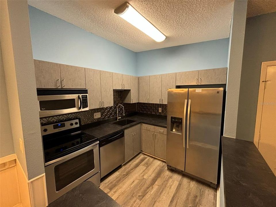 For Rent: $1,600 (1 beds, 1 baths, 614 Square Feet)