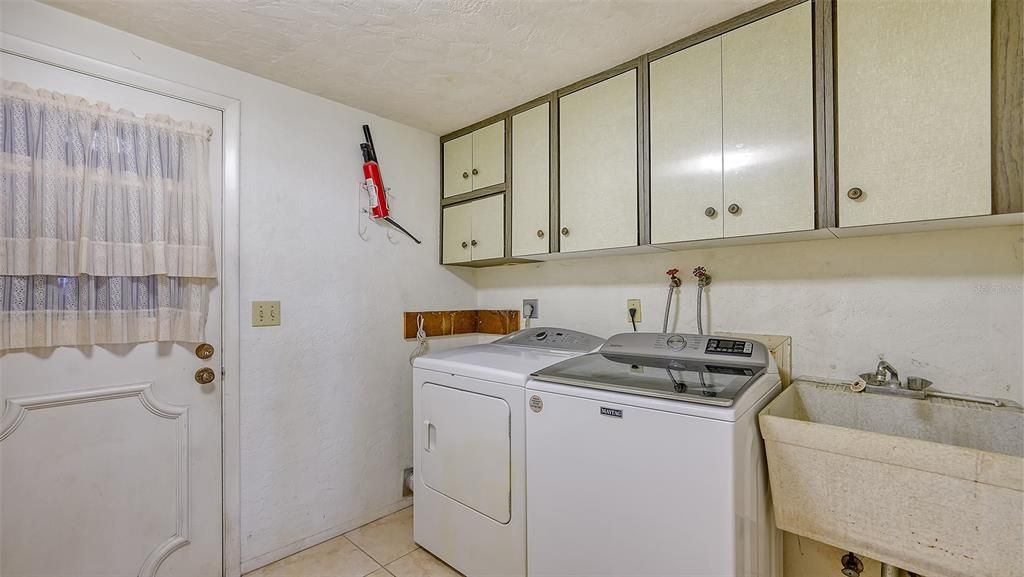 For Sale: $345,000 (2 beds, 2 baths, 1651 Square Feet)