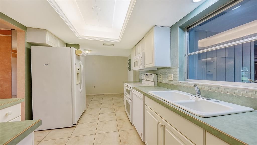 For Sale: $345,000 (2 beds, 2 baths, 1651 Square Feet)