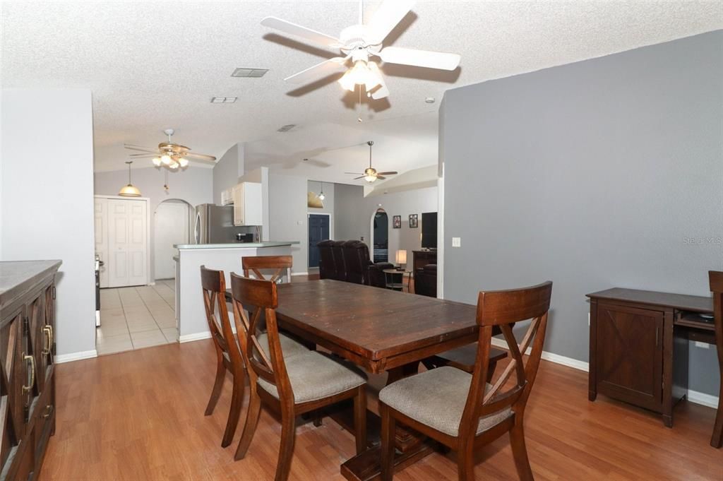 For Sale: $385,000 (3 beds, 2 baths, 1617 Square Feet)