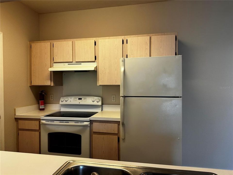 For Rent: $1,295 (1 beds, 1 baths, 730 Square Feet)