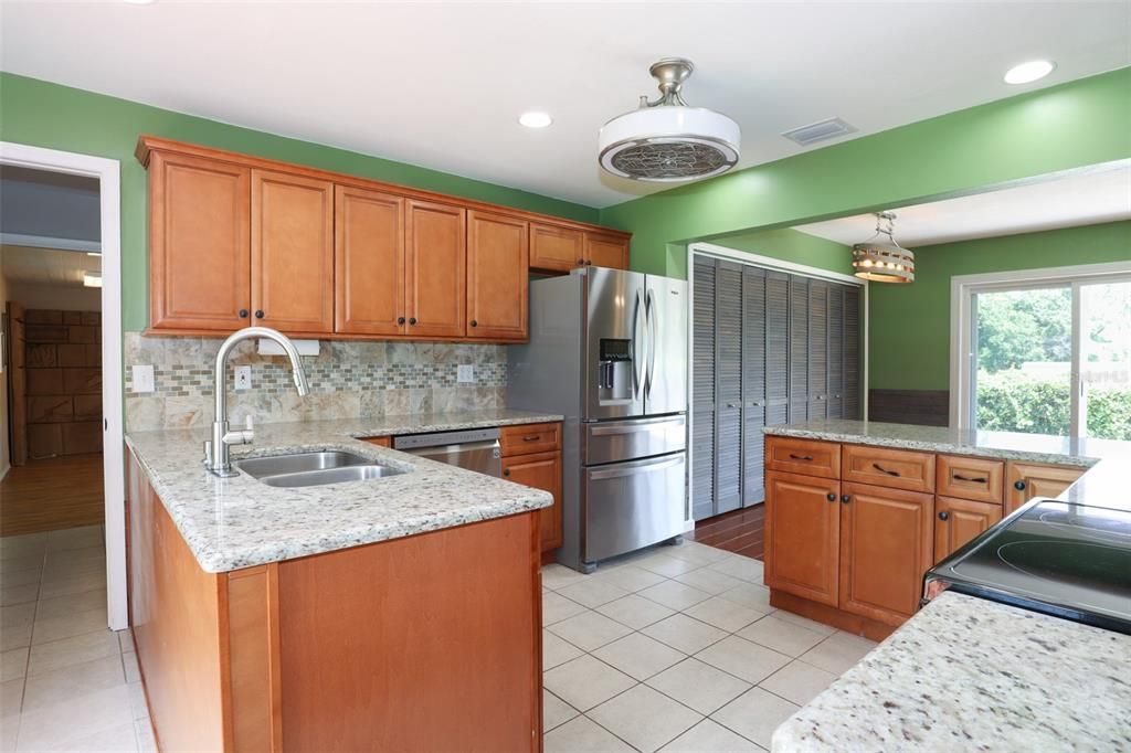 For Sale: $570,000 (3 beds, 2 baths, 2452 Square Feet)