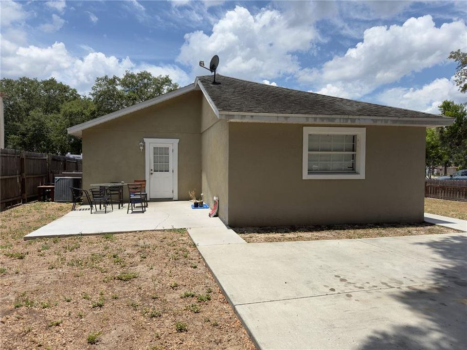 For Sale: $425,000 (3 beds, 2 baths, 1405 Square Feet)